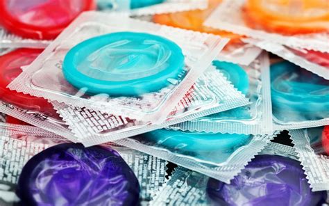 Blowjob ohne Kondom gegen Aufpreis Begleiten Paturagen